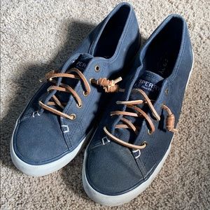 Sperry boat shoe!